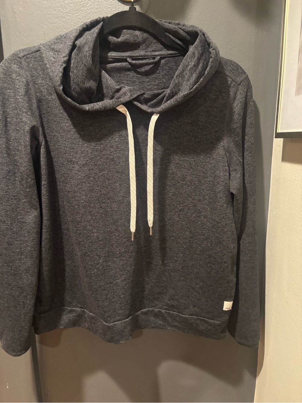 Vuori women's Halo Essential hoodie in dark charcoal heather